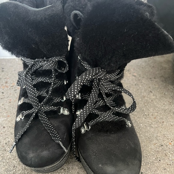 J CREW size 8, black leather with faux shearling Nordic wedge with rounded toe - Picture 3 of 5